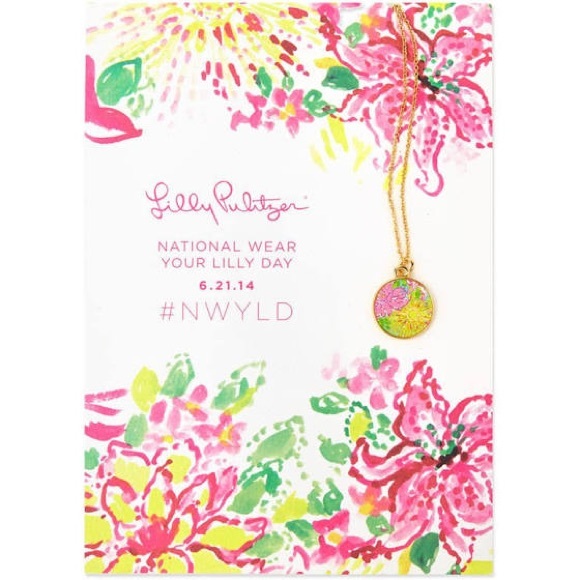 Lilly Pulitzer Disc Necklace